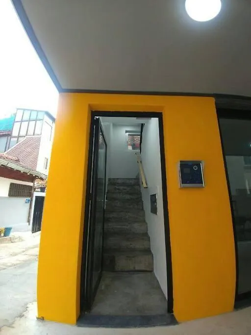 Apartamento 3R+2Baths/ Ewha / Sogang / Near Shinchon & Hongdae Seúl 0*,