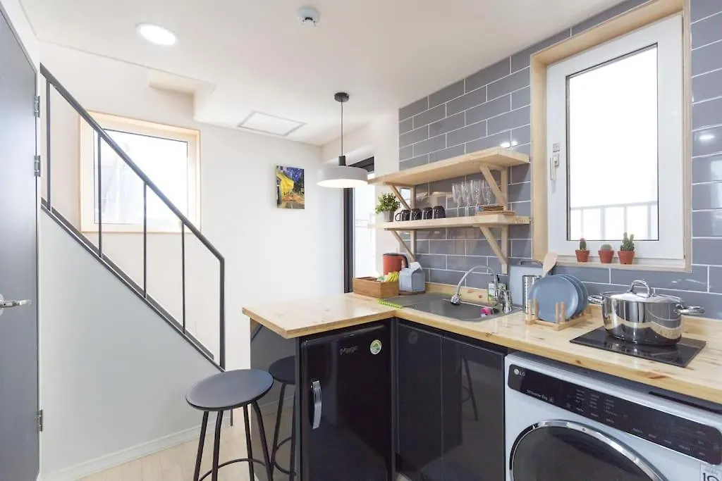 Apartamento 3R+2Baths/ Ewha / Sogang / Near Shinchon & Hongdae Seúl